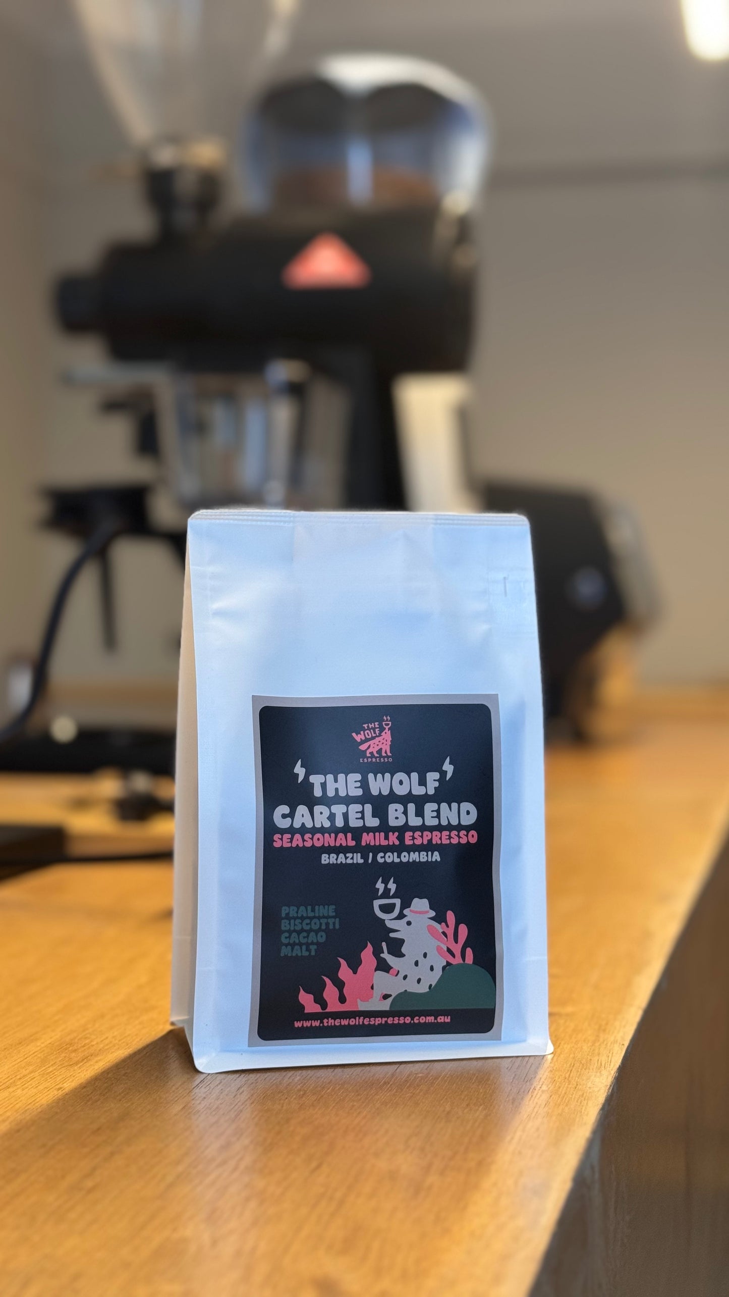 THE WOLF CARTEL (Seasonal Milk Espresso)